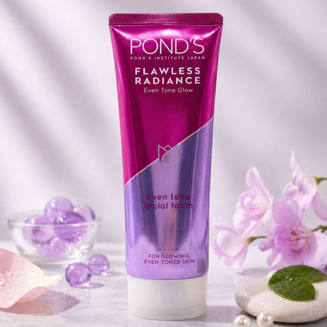 Pond's Flawless Radiance Facial Foam